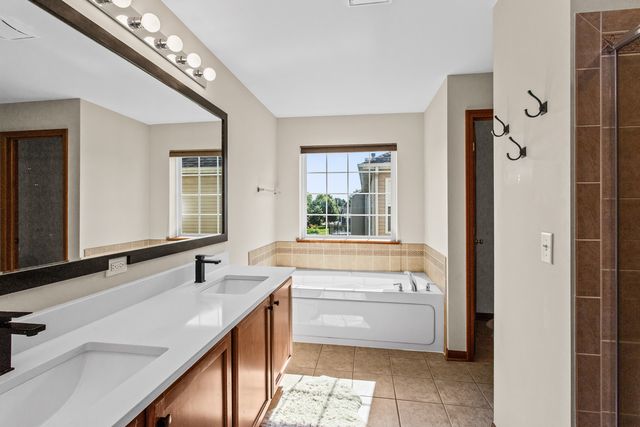 2589 Savanna Drive, Wauconda, IL 60084