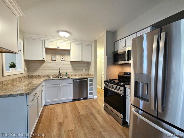 284 S Byfield Street, Westland, MI 48186