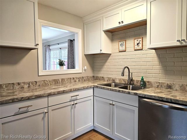 284 S Byfield Street, Westland, MI 48186