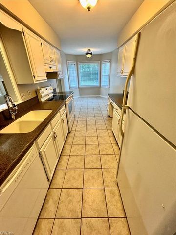 1332 Gravenhurst CIR, Virginia Beach, VA 23464