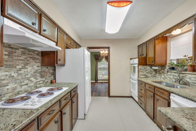 7959 Greenhollow Lane, Dallas, TX 75240