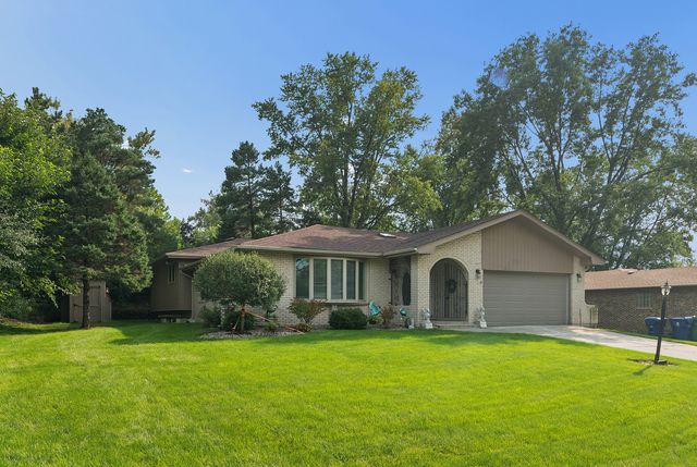 12001 W Lake View Drive, Orland Park, IL 60467