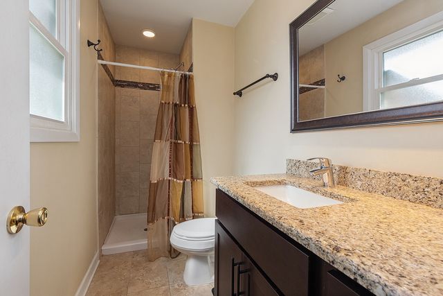 12001 W Lake View Drive, Orland Park, IL 60467