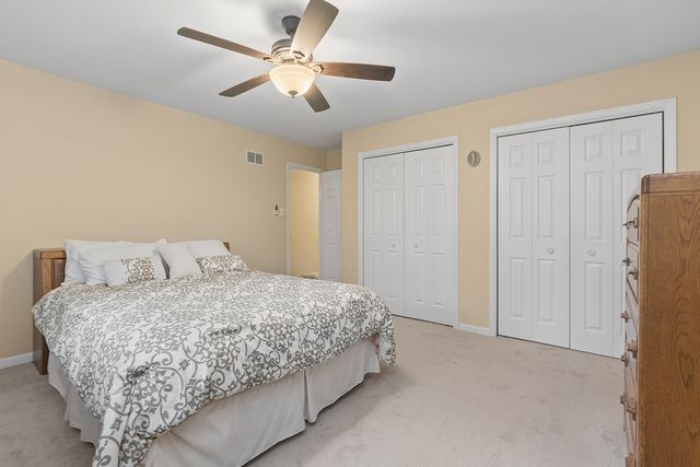 12001 W Lake View Drive, Orland Park, IL 60467
