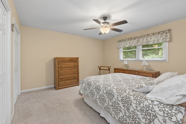 12001 W Lake View Drive, Orland Park, IL 60467