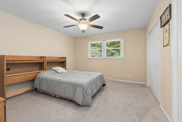 12001 W Lake View Drive, Orland Park, IL 60467