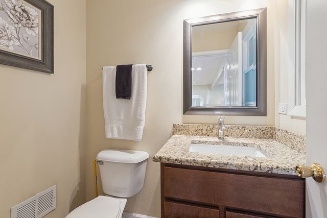 12001 W Lake View Drive, Orland Park, IL 60467