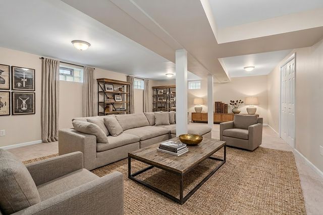 12001 W Lake View Drive, Orland Park, IL 60467