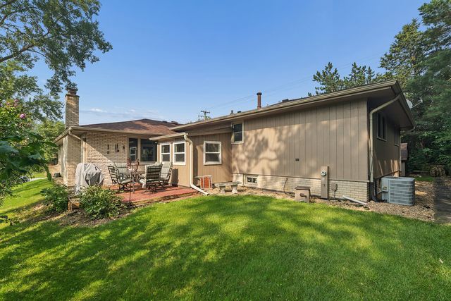12001 W Lake View Drive, Orland Park, IL 60467