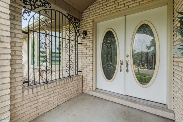 12001 W Lake View Drive, Orland Park, IL 60467