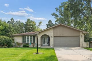 12001 W Lake View Drive, Orland Park, IL 60467