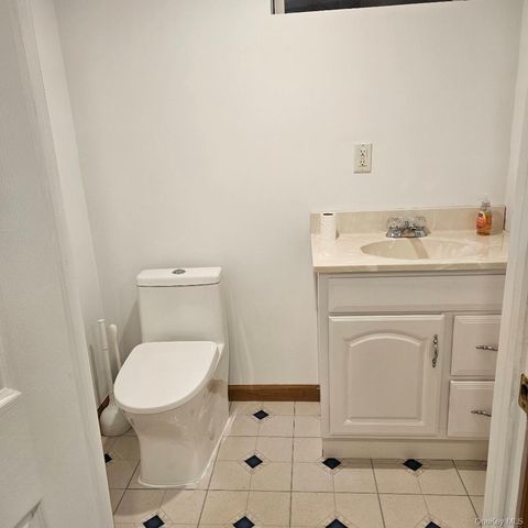 28 Cardinal Drive, Poughkeepsie, NY 12601