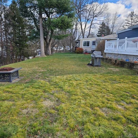 28 Cardinal Drive, Poughkeepsie, NY 12601