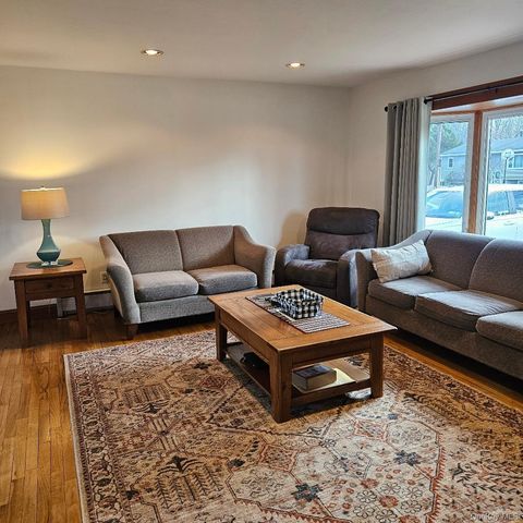 28 Cardinal Drive, Poughkeepsie, NY 12601