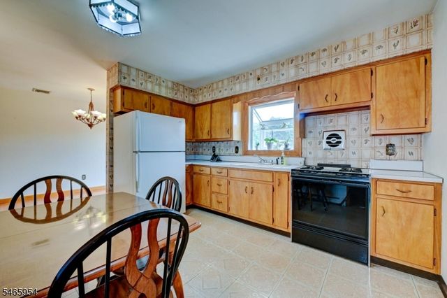 129 Irvington Ave, Franklin Twp., NJ 08873