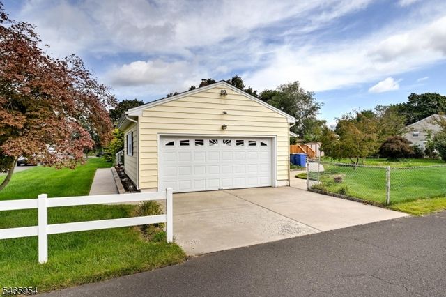 129 Irvington Ave, Franklin Twp., NJ 08873