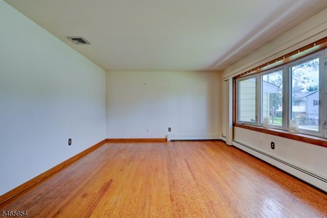 129 Irvington Ave, Franklin Twp., NJ 08873