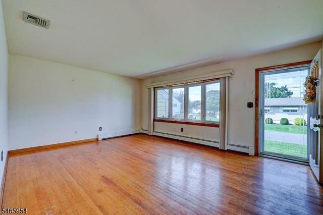 129 Irvington Ave, Franklin Twp., NJ 08873