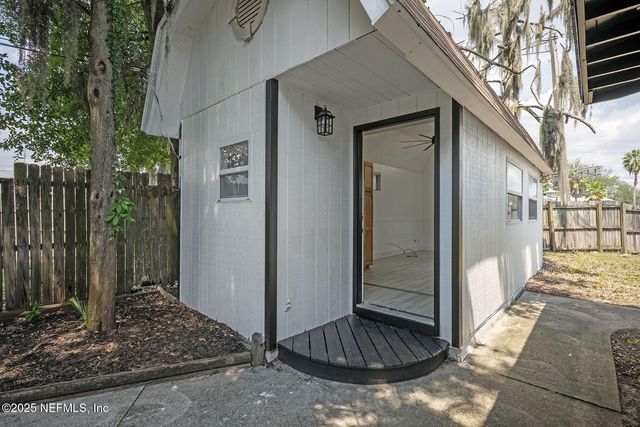 5757 CEDAR PARK Lane, Jacksonville, FL 32210