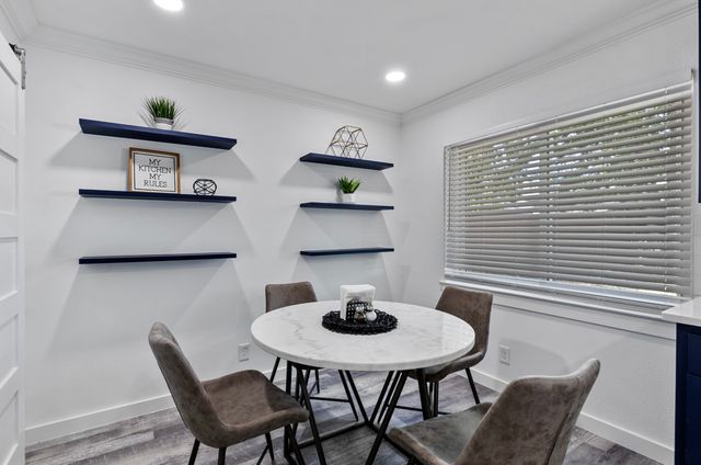 1044 Meadowbrook Drive, Grapevine, TX 76051