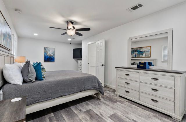 1044 Meadowbrook Drive, Grapevine, TX 76051