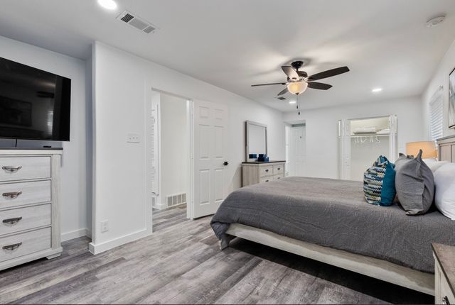 1044 Meadowbrook Drive, Grapevine, TX 76051