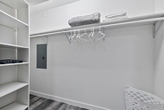 1044 Meadowbrook Drive, Grapevine, TX 76051