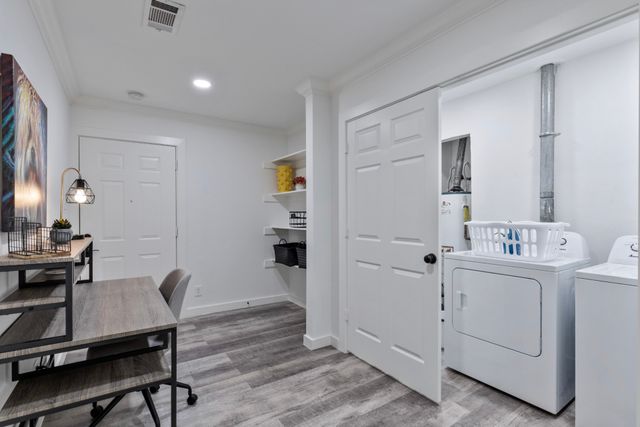 1044 Meadowbrook Drive, Grapevine, TX 76051