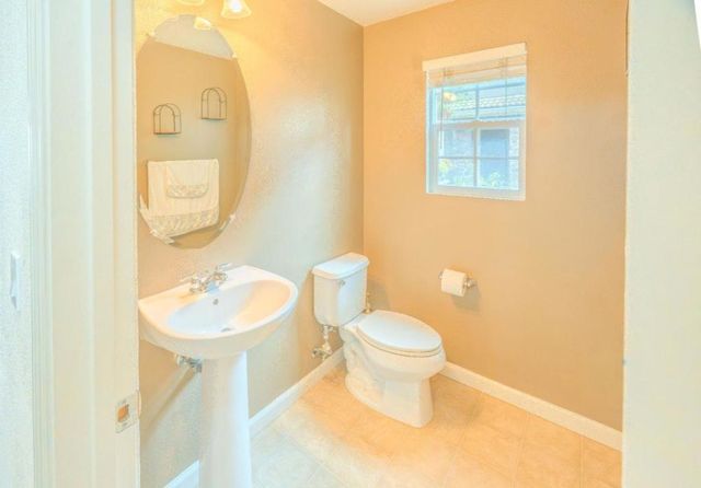 225 Montevina Way, Hayward, CA 94545