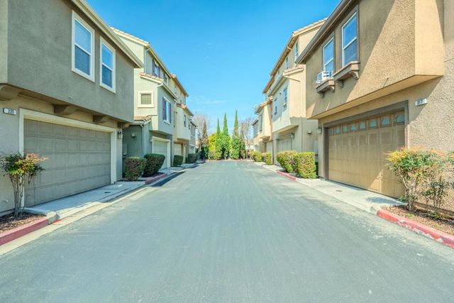 225 Montevina Way, Hayward, CA 94545