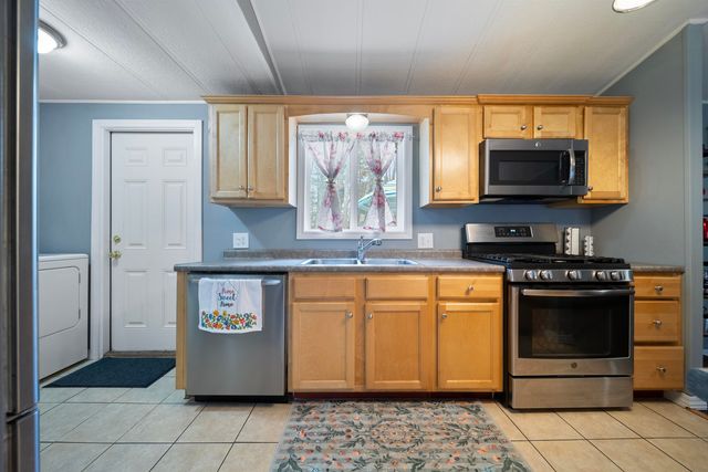 10 Sunshine Drive, Belmont, NH 03220