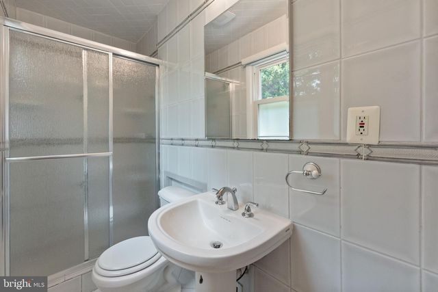 9204 VILLA DR, Bethesda, MD 20817