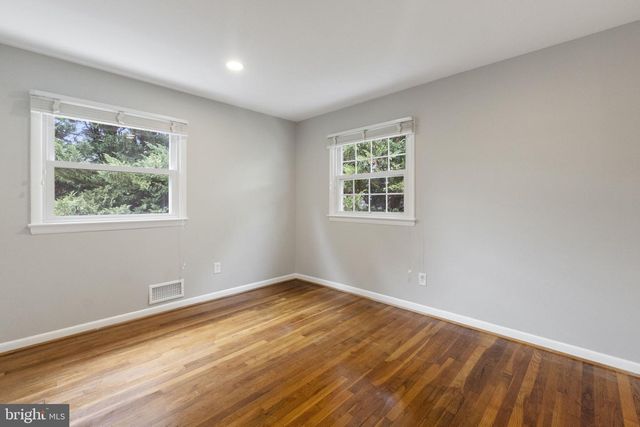 9204 VILLA DR, Bethesda, MD 20817