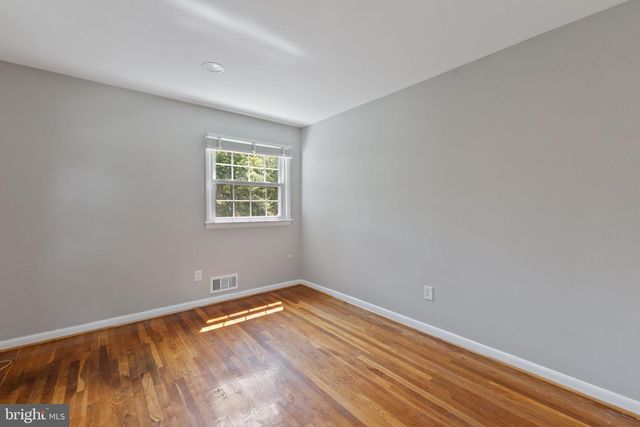 9204 VILLA DR, Bethesda, MD 20817