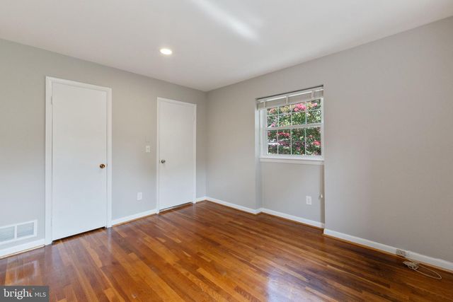 9204 VILLA DR, Bethesda, MD 20817