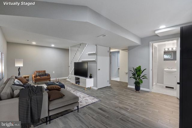 9204 VILLA DR, Bethesda, MD 20817