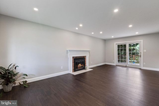 9204 VILLA DR, Bethesda, MD 20817