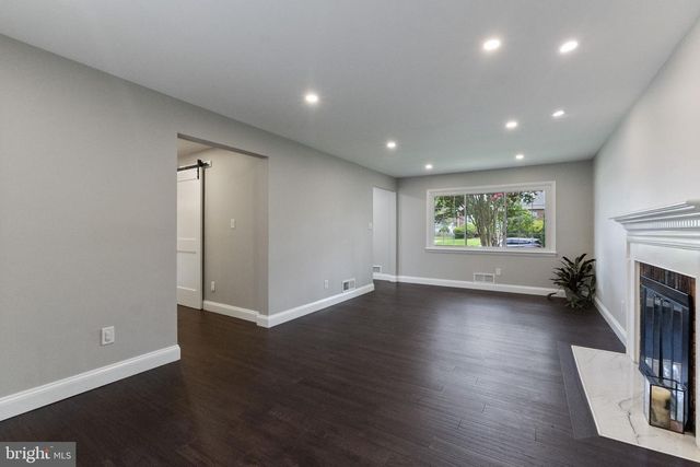 9204 VILLA DR, Bethesda, MD 20817