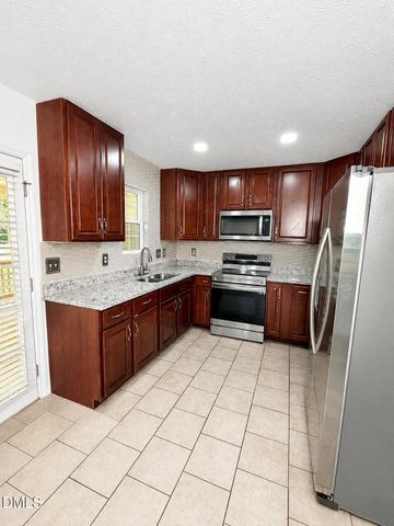 117 Elfreth Lane, Spring Lake, NC 28390
