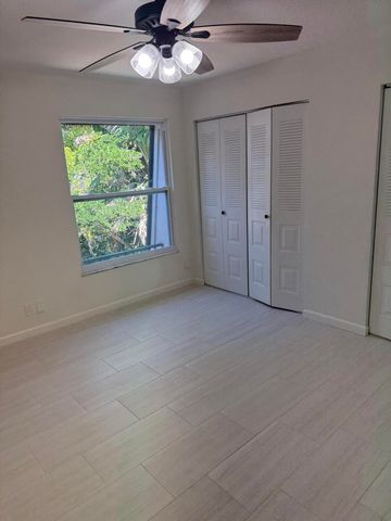 7658 Courtyard Run W, Boca Raton, FL 33433