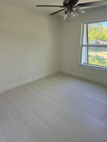 7658 Courtyard Run W, Boca Raton, FL 33433