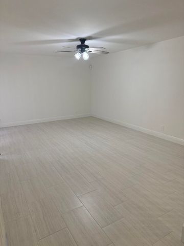 7658 Courtyard Run W, Boca Raton, FL 33433