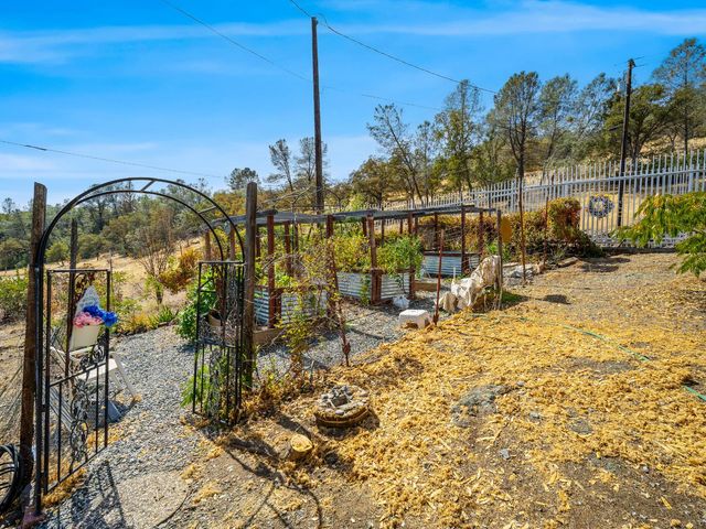 4711 Meadowview Acres Rd, Cool, CA 95614