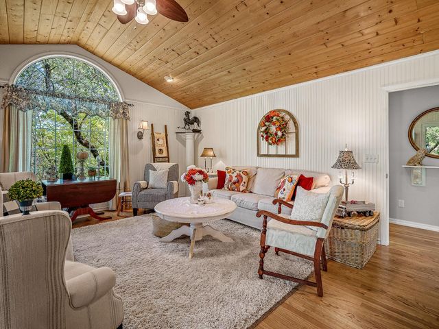 4711 Meadowview Acres Rd, Cool, CA 95614