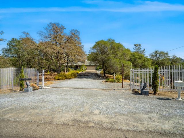 4711 Meadowview Acres Rd, Cool, CA 95614