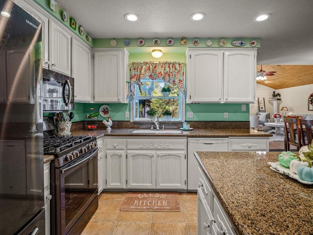 4711 Meadowview Acres Rd, Cool, CA 95614