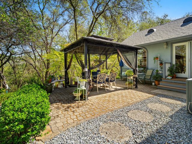 4711 Meadowview Acres Rd, Cool, CA 95614