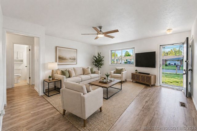 12121 E 35th Street, Tulsa, OK 74146