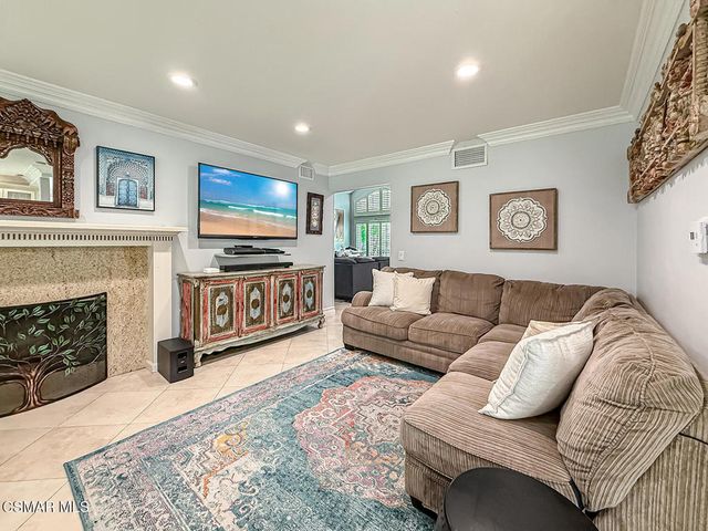 3042 N Geronimo Avenue, Simi Valley, CA 93063