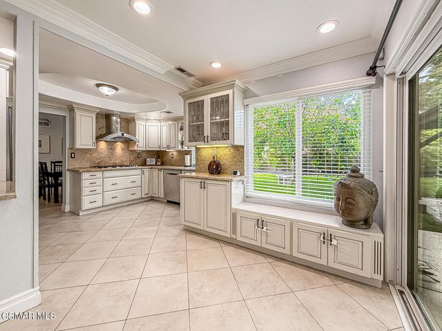 3042 N Geronimo Avenue, Simi Valley, CA 93063